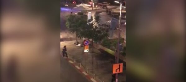 Двое палестинцев устроили теракт у рынка в Тель-Авиве - Sputnik Узбекистан