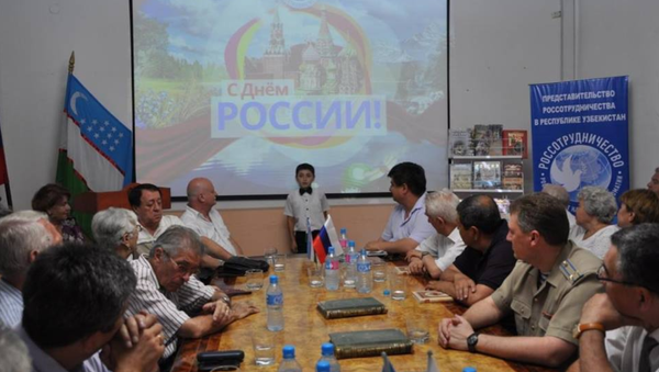 Круглый стол в Ташкенте по случаю Дня России - Sputnik Узбекистан