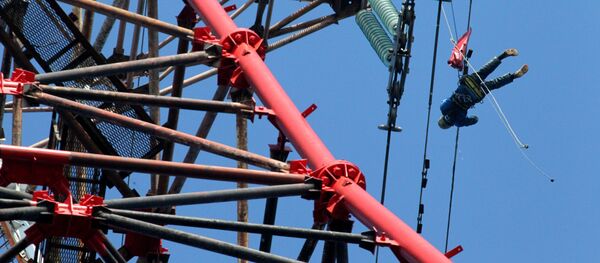 Ремонт линии электропередач Ремонт линии электропередач - Sputnik Ўзбекистон