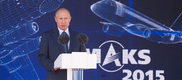 Президент РФ В.Путин посетил МАКС-2015 Президент РФ В.Путин посетил МАКС-2015 - Sputnik Узбекистан