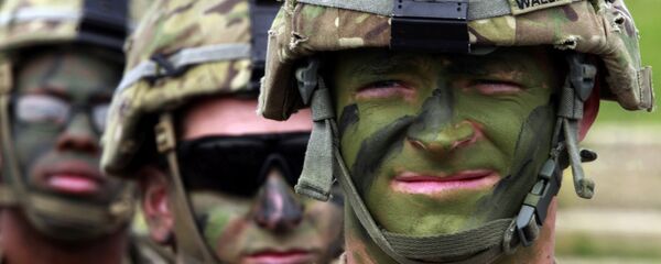 Военнослужащие США во время совместных военных учений на базе Вазиани неподалеку от Тбилиси, Грузия Военнослужащие США во время совместных военных учений на базе Вазиани неподалеку от Тбилиси, Грузия - Sputnik Ўзбекистон