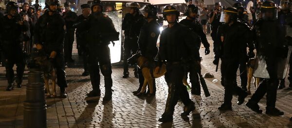 Ночные беспорядки в Марселе - Sputnik Узбекистан