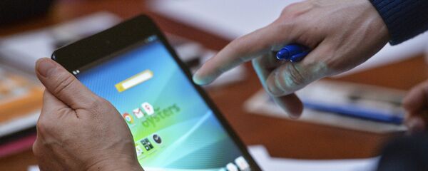 Спецпроект Обучение планшетной грамоте для людей старшего возраста в Москве Спецпроект Обучение планшетной грамоте для людей старшего возраста в Москве - Sputnik Ўзбекистон