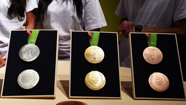 В Бразилии представлен дизайн медалей Олимпийских игр и Паралимпиады - Sputnik Узбекистан