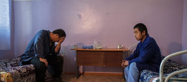 Мигранты в ожидании депортации. Архивное фото Мигранты в ожидании депортации. Архивное фото - Sputnik Ўзбекистон