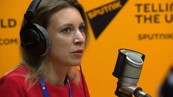 Официальный представитель МИД России Мария Захарова в студии радиостанции Спутник - Sputnik Узбекистан