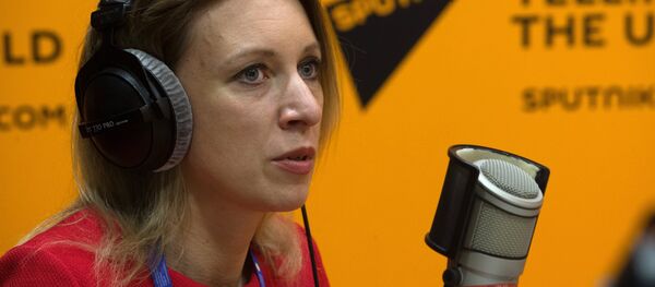 Официальный представитель МИД России Мария Захарова в студии радиостанции Спутник - Sputnik Узбекистан
