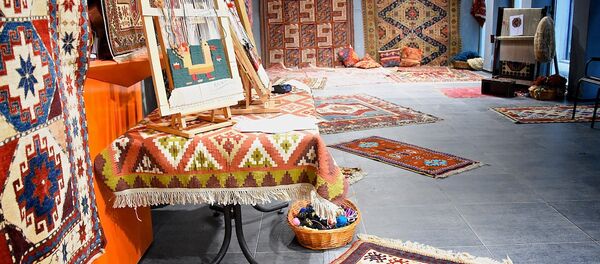 Восточные ковры ручной работы - фестиваль в крепости Рабат Восточные ковры ручной работы - фестиваль в крепости Рабат - Sputnik Узбекистан
