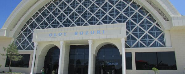 Центральный вход на Алайский рынок в Ташкенте - Sputnik Узбекистан