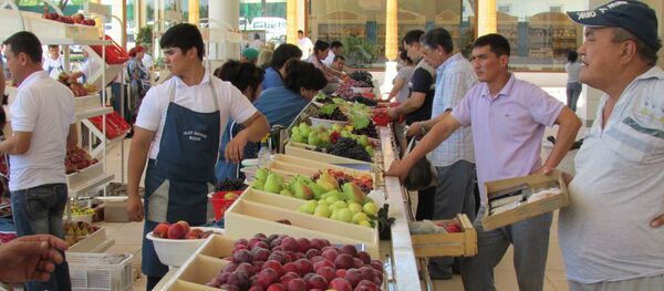 Торговые ряды на Алайском рынке в Ташкенте Торговые ряды на Алайском рынке в Ташкенте - Sputnik Ўзбекистон