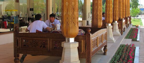 Чайхана на Алайском рынке в Ташкенте Чайхана на Алайском рынке в Ташкенте - Sputnik Узбекистан