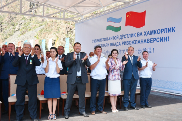 Церемония открытия железнодорожного тоннеля на перевале Камчик Церемония открытия железнодорожного тоннеля на перевале Камчик - Sputnik Узбекистан