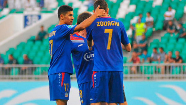 Игроки футбольного клуба Бунёдкор - Sputnik Узбекистан