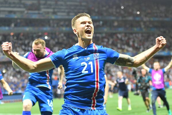 Исландия сенсационно обыграла Англию в 1/8 Евро-2016 - Sputnik Узбекистан