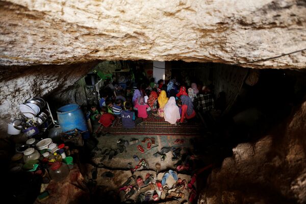 Школа в пещере в деревне Трамла в Сириии - Sputnik Узбекистан