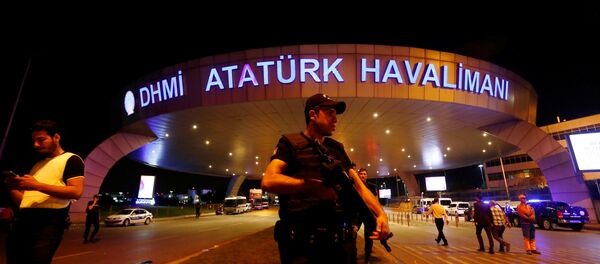 Истанбулдаги Отатурк номидаги аэропорт Истанбулдаги Отатурк номидаги аэропорт - Sputnik Ўзбекистон