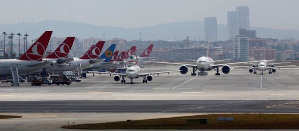 Vzletnaya polosa aeroporta v Stambule. - Sputnik O‘zbekiston