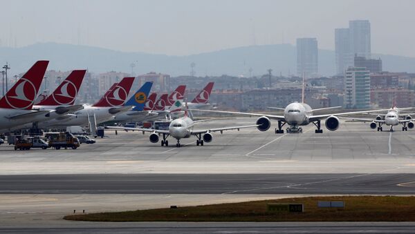 Взлетная полоса аэропорта в Стамбуле. - Sputnik Узбекистан