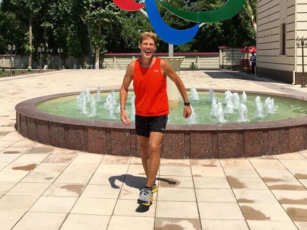 Американский ультрамарафонец Дин Карнасис в Ташкенте - Sputnik Узбекистан