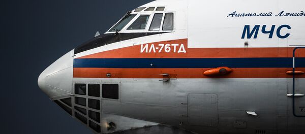 Самолет Ил-76ТД МЧС РФ в аэропорту Самолет Ил-76ТД МЧС РФ в аэропорту - Sputnik Ўзбекистон