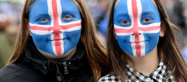 Просмотр матча Евро-2016 Франция - Исландия в Рейкьявике Просмотр матча Евро-2016 Франция - Исландия в Рейкьявике - Sputnik Ўзбекистон
