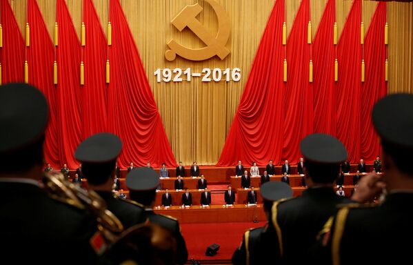 Военный оркестр играет на праздновании 95-летия со дня основания Коммунистической партии Китая - Sputnik Узбекистан