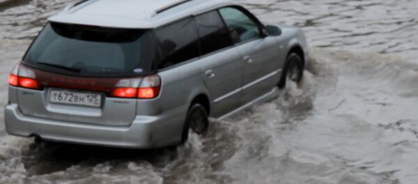 Тайфун Гони накрыл Владивосток потоками воды Тайфун Гони накрыл Владивосток потоками воды - Sputnik Узбекистан