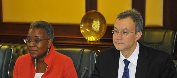 Зам. помощника Государственного секретаря США Даниель Розенблюм Зам. помощника Государственного секретаря США Даниель Розенблюм - Sputnik Узбекистан