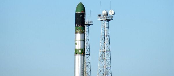 Старт ракетоносителя РС-20 Днепр Старт ракетоносителя РС-20 Днепр - Sputnik Узбекистан