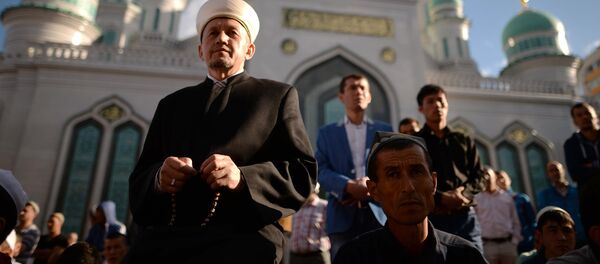 Празднование Ураза-байрама в Москве Празднование Ураза-байрама в Москве - Sputnik Узбекистан