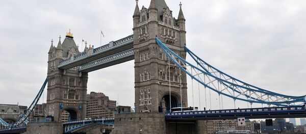 Тауэрский мост над рекой Темзой в Лондоне. - Sputnik Узбекистан