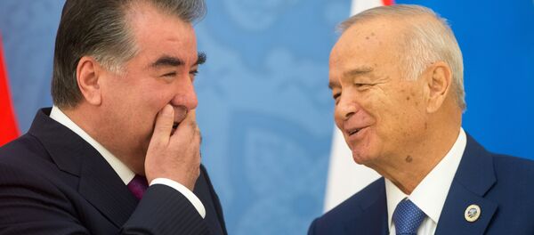 Ўзбекистон Республикаси президенти Ислом Каримов ва Тожикистон Республикаси президенти Эмомали Раҳмон Ўзбекистон Республикаси президенти Ислом Каримов ва Тожикистон Республикаси президенти Эмомали Раҳмон - Sputnik Ўзбекистон