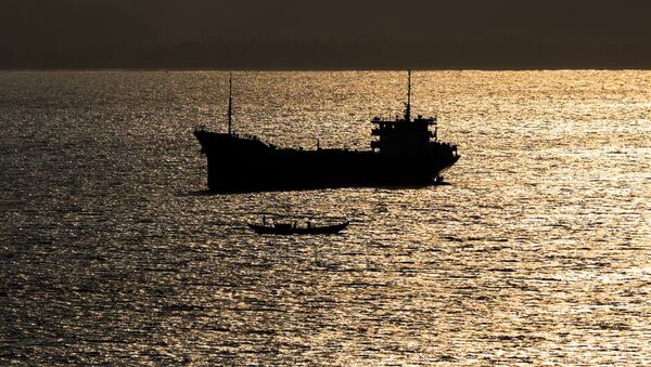 Корабль в Южно-Китайское море в окрестностях Дананга - Sputnik Ўзбекистон