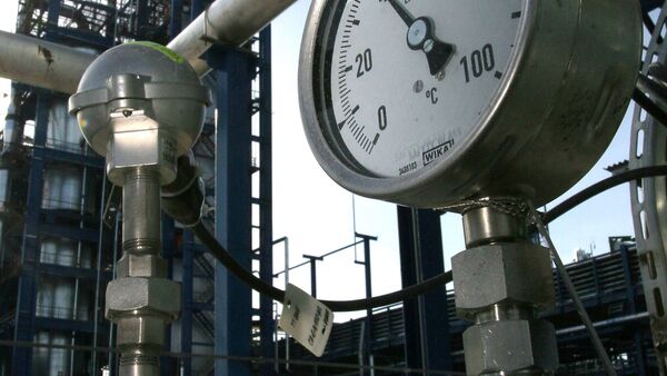 Предприятие нефтехимической промышленности - Sputnik Узбекистан