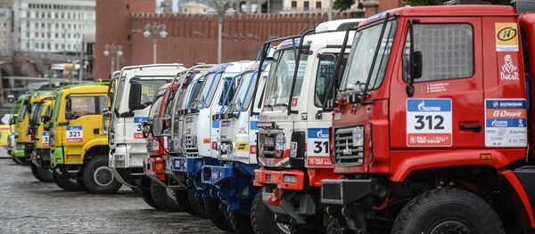 В Москве стартовало ралли Шелковый путь - 2016 В Москве стартовало ралли Шелковый путь - 2016 - Sputnik Узбекистан