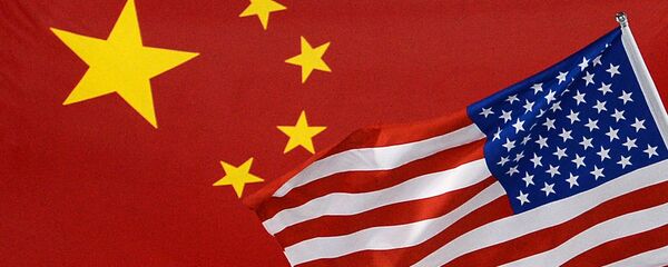 Флаг США и флаг Китая Флаг США и флаг Китая - Sputnik Ўзбекистон
