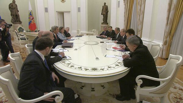 Путин и Керри в Кремле обсудили двусторонние отношения между РФ и США - Sputnik Узбекистан