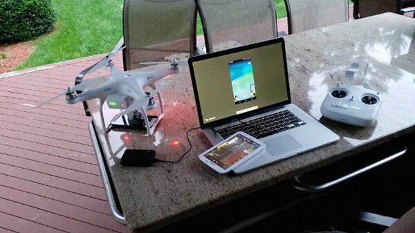 Пользователь Reddit придумал собирать покемонов с помощью дрона Пользователь Reddit придумал собирать покемонов с помощью дрона - Sputnik Узбекистан