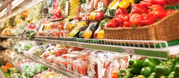 Овощи в супермаркете - Sputnik Узбекистан