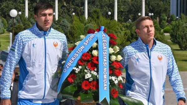 Церемонии возложения цветов - Sputnik Узбекистан
