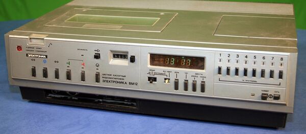 СССР видеомагнитофони Электроника ВМ12 СССР видеомагнитофони Электроника ВМ12 - Sputnik Ўзбекистон