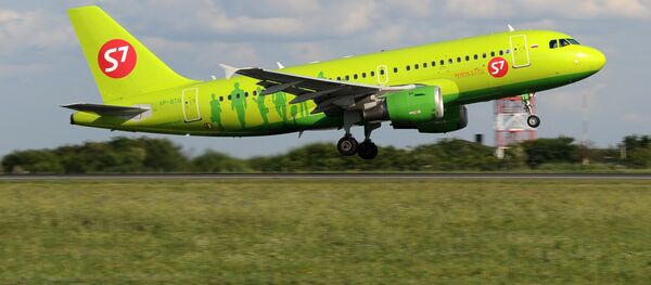 S7 Airlines aviakompaniyasi samolyoti - Sputnik O‘zbekiston