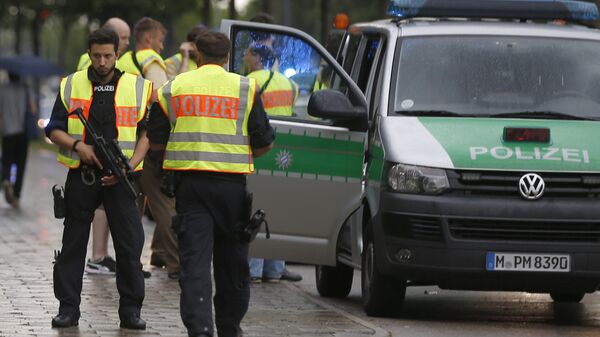 Немецкая полиция в районе стрельбы в Мюнхене. - Sputnik Узбекистан