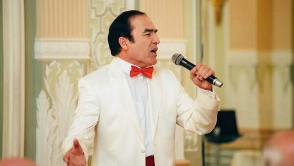 Оперный певец из Узбекистана руководитель ансамбля Регистан в Ташкенте Хурсанд Шеров - Sputnik Узбекистан
