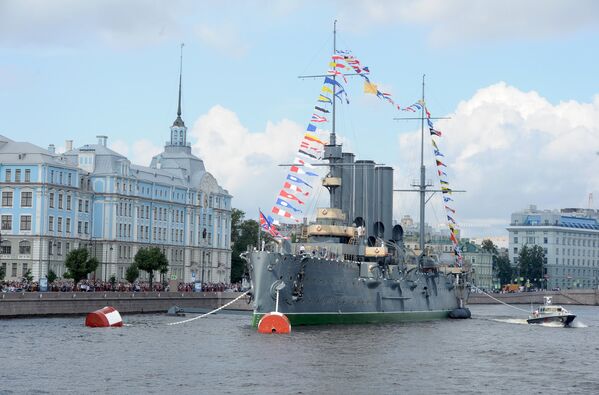 Празднование Дня Военно-Морского флота в Санкт-Петербурге - Sputnik Узбекистан