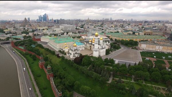 Московский Кремль и Соборная площадь с высоты птичьего полета - Sputnik Узбекистан