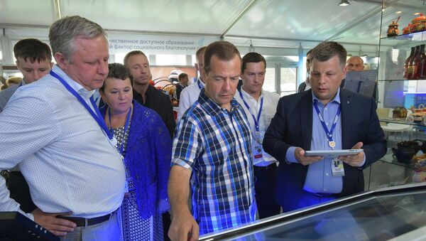 Рабочая поездка премьер-министра РФ Д. Медведева во Владимирскую область - Sputnik Узбекистан