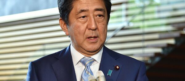 Премьер-министр Японии Синдзо Абэ - Sputnik Узбекистан