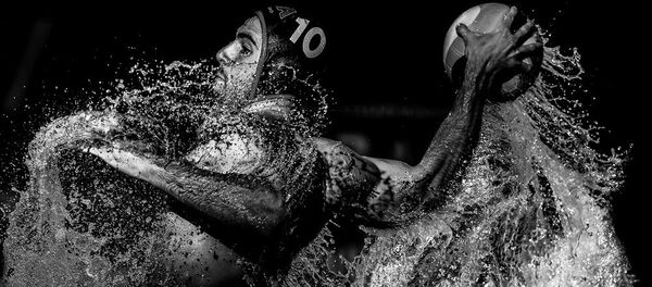 Свет и линии водного поло, 2 место в номинации Спорт (серии) - Sputnik Узбекистан