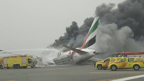 Пожар в аэропорту Дубая - Sputnik Ўзбекистон